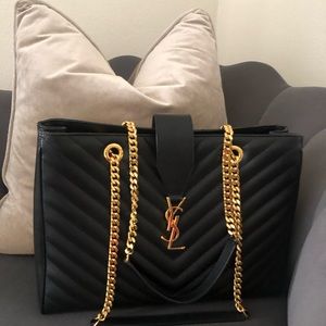Authentic Saint Laurent Classic Monogram Shopper Matelasse Chevron Leather Large